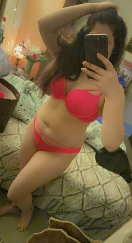 Poonam photo 2